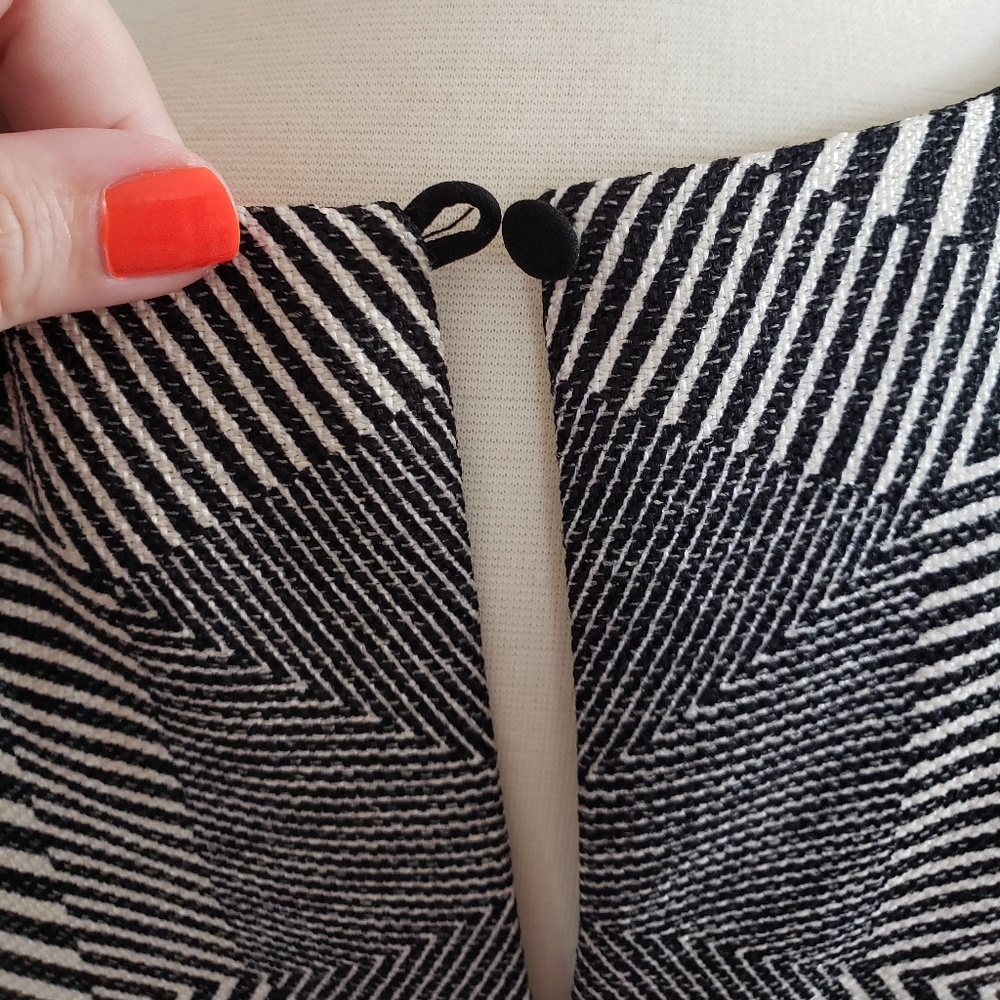 Anthro Geomaze Black And White Shell - image 5